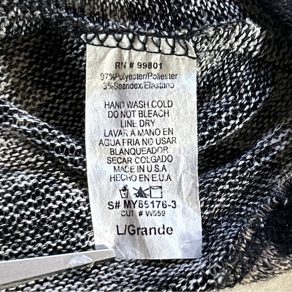 My Story Animal Print Lightweight Sweater With Pockets Size Large - Picture 6 of 10